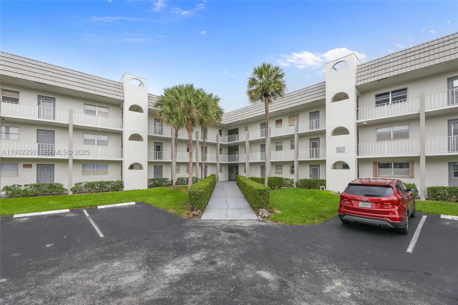 A11902250 Property Photo 3