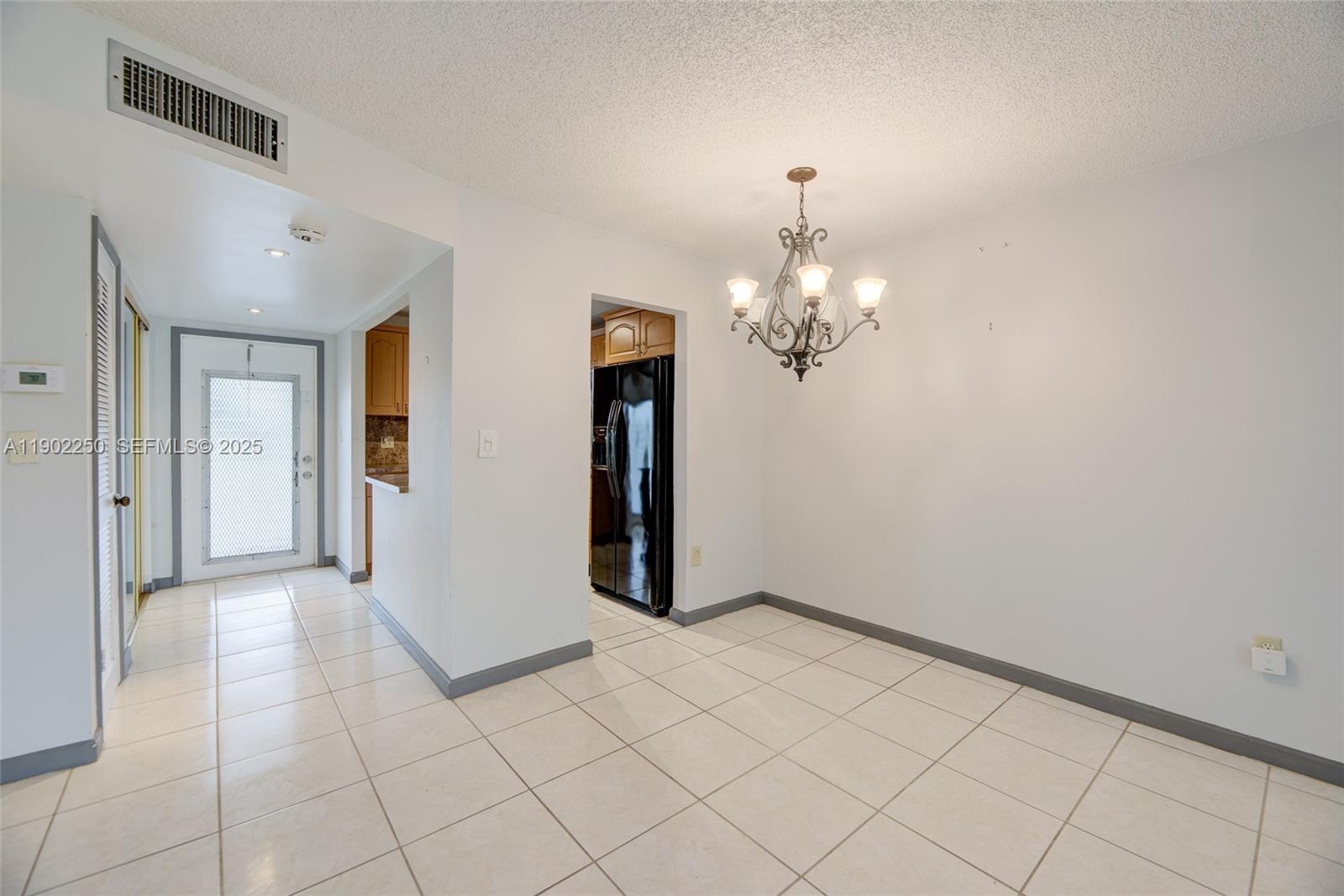 A11902250 Property Photo 8