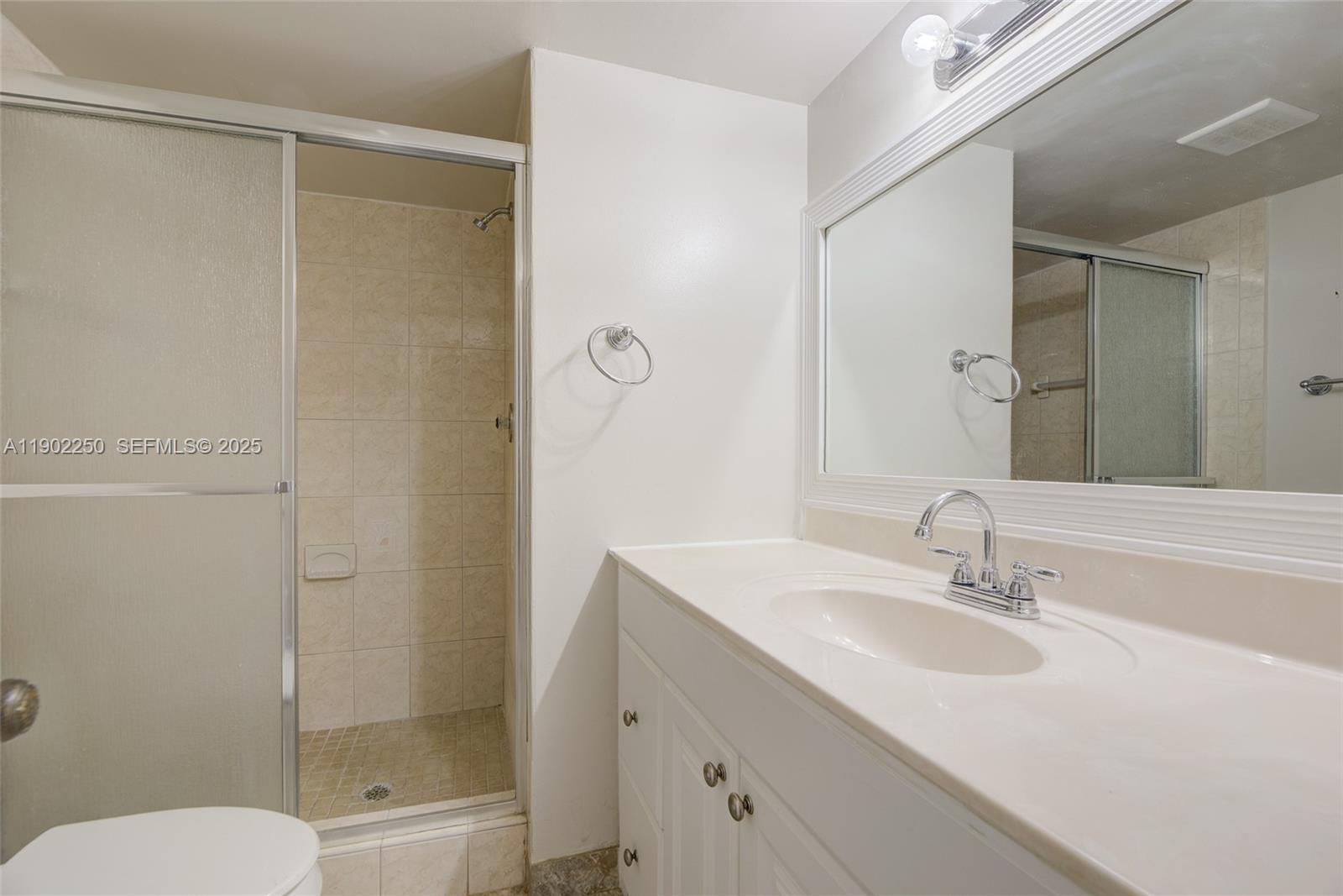 A11902250 Property Photo 12