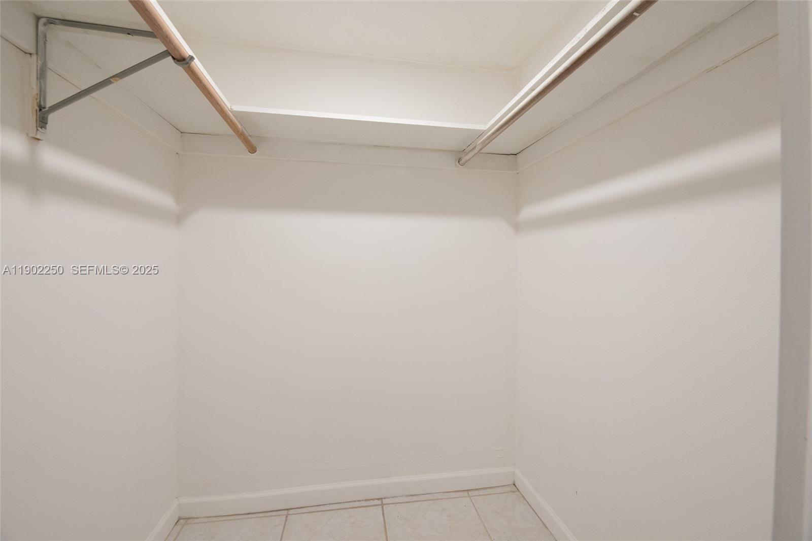 A11902250 Property Photo 13