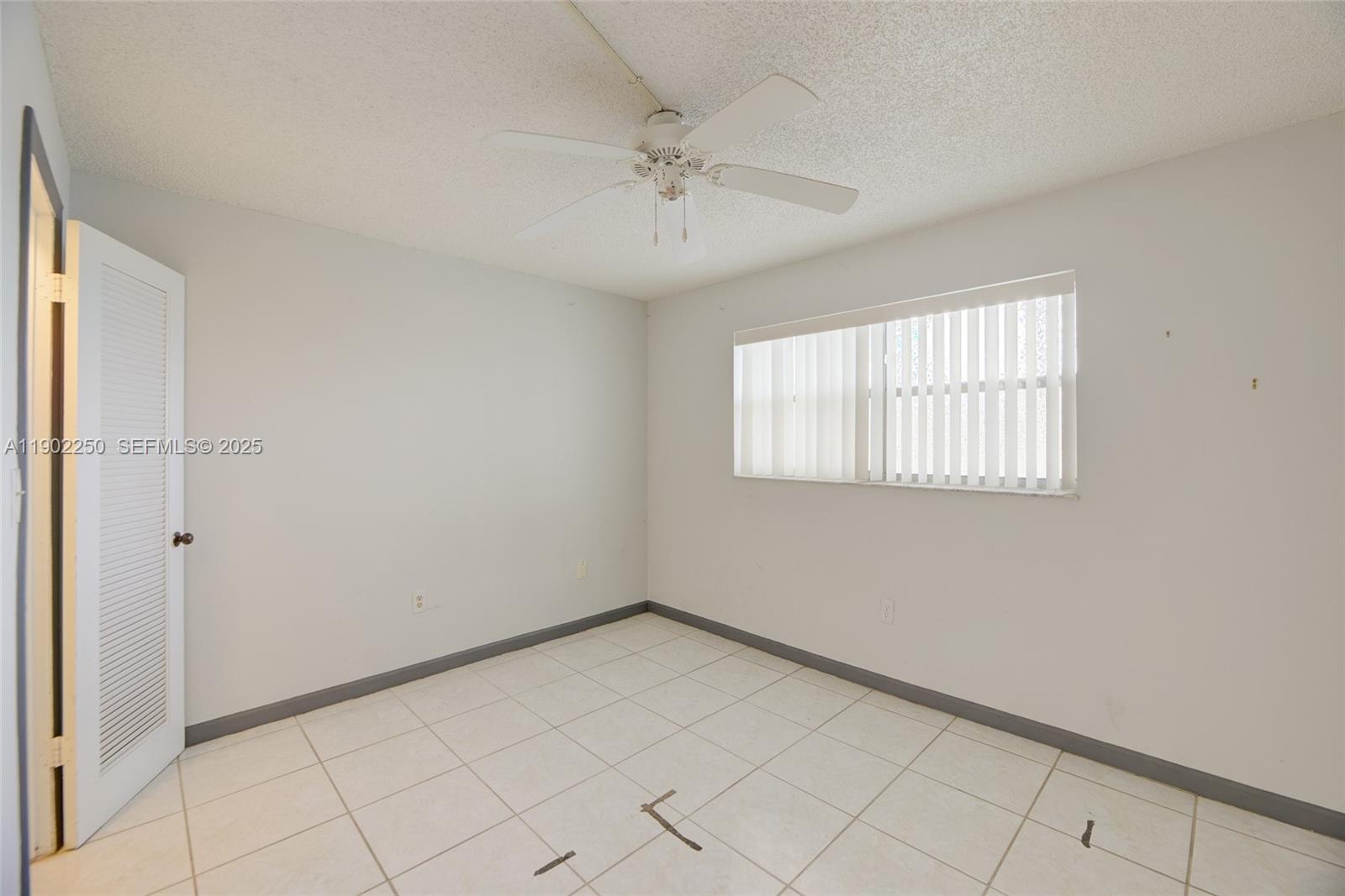 A11902250 Property Photo 14