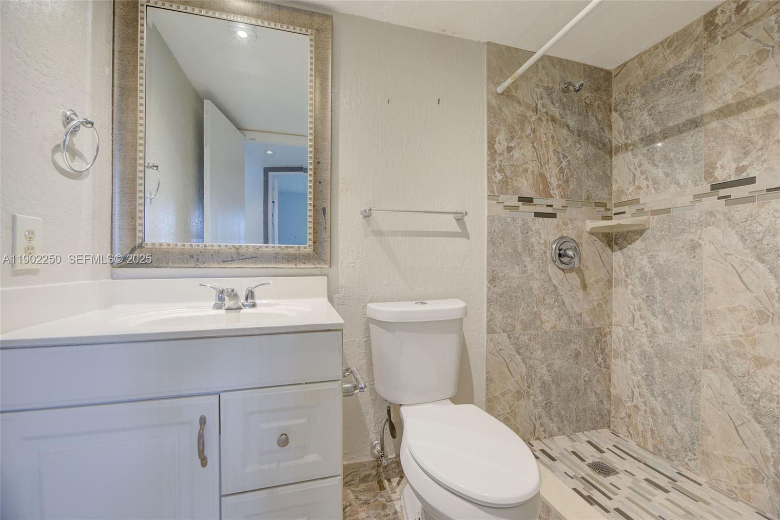 A11902250 Property Photo 16
