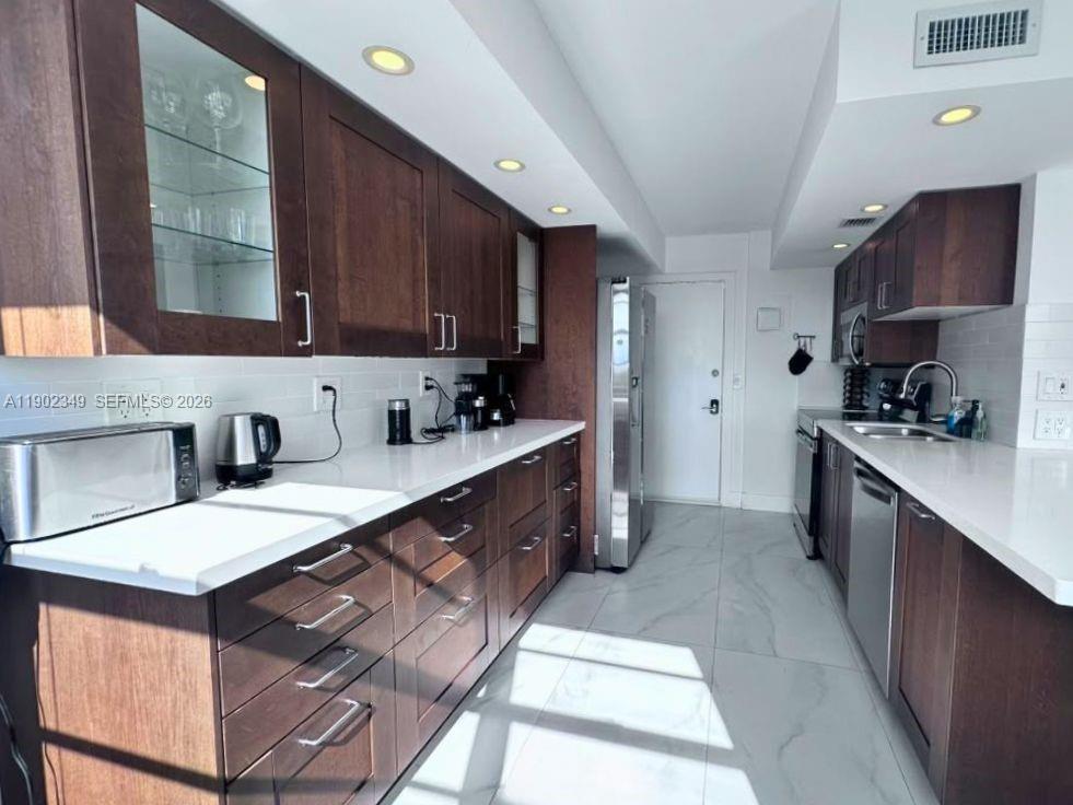 3161 S Ocean Drive 1210 Property Photo 9