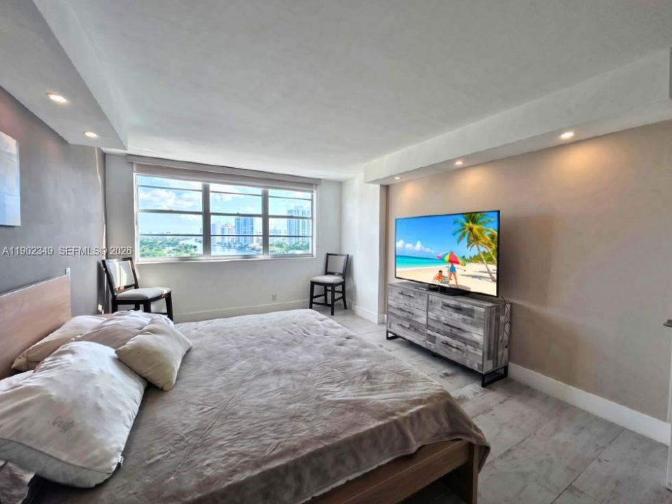3161 S Ocean Drive 1210 Property Photo 11