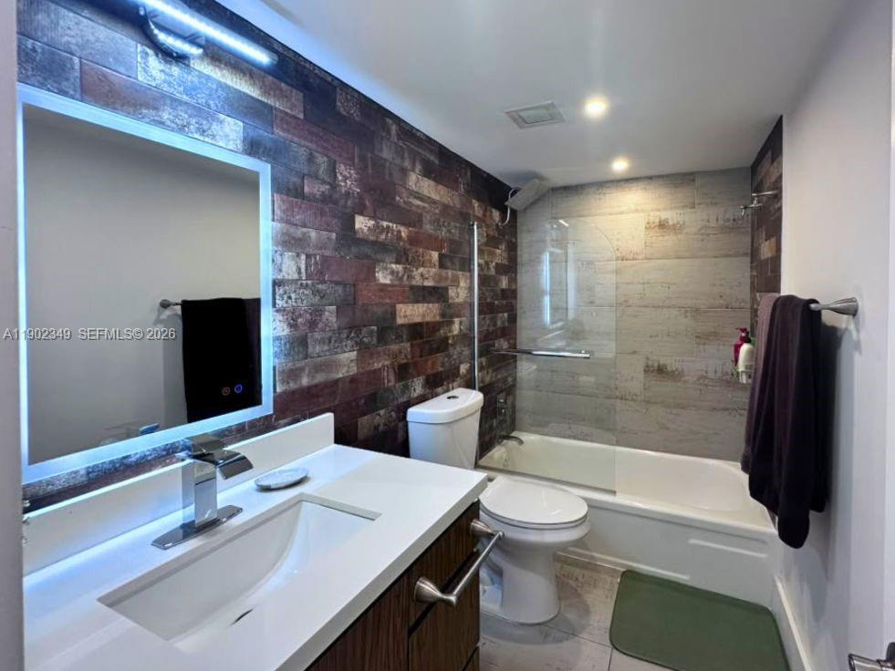3161 S Ocean Drive 1210 Property Photo 15
