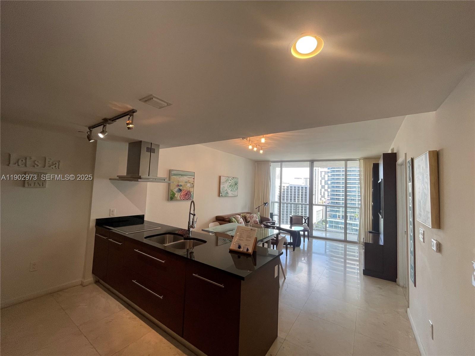 A11902973 Property Photo 4