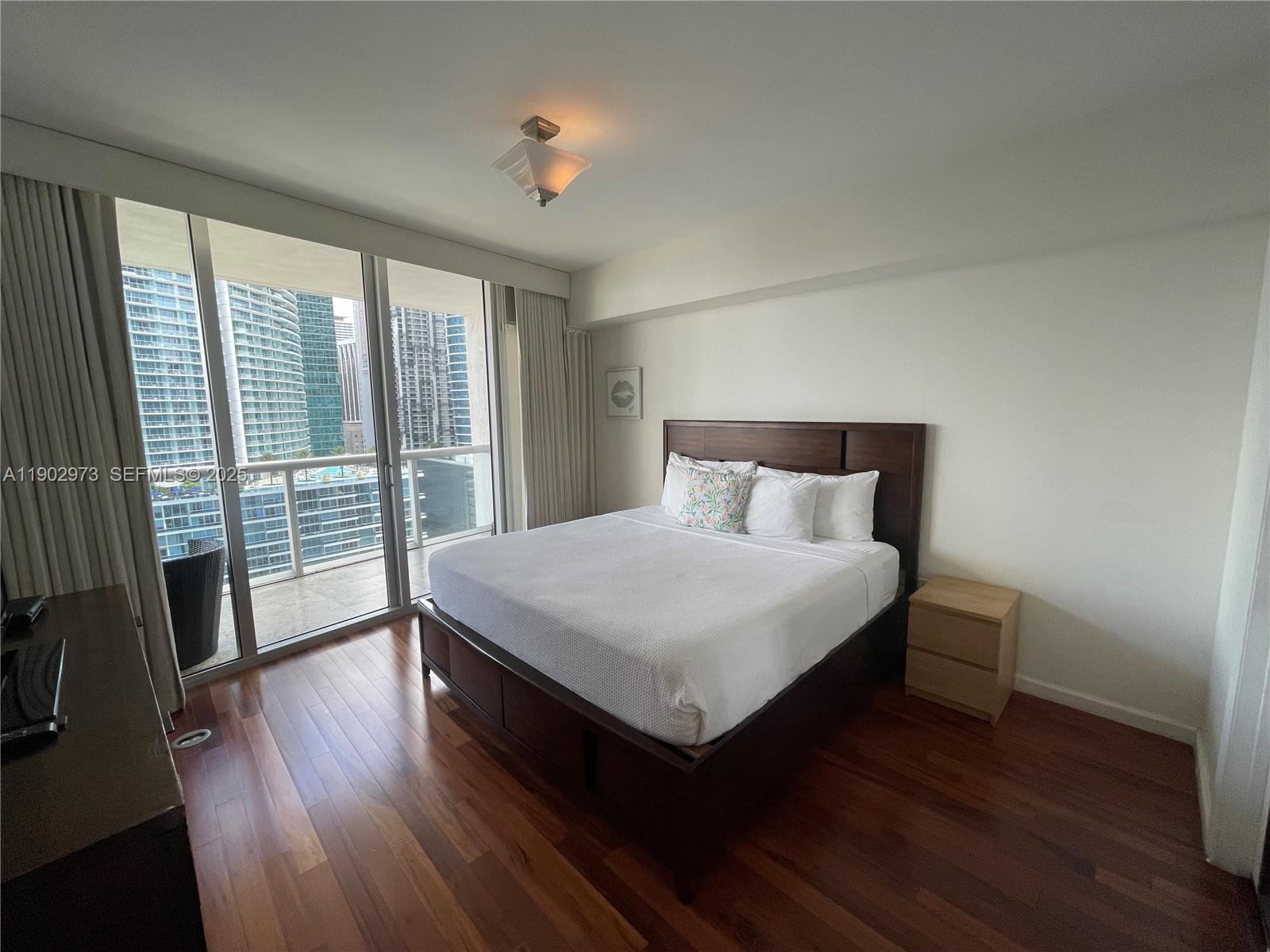 A11902973 Property Photo 10