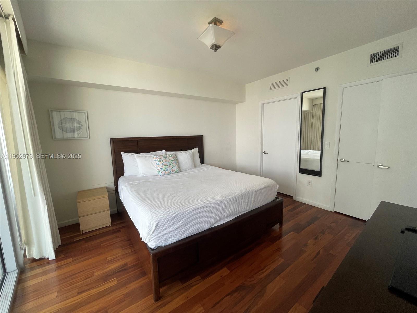 A11902973 Property Photo 11
