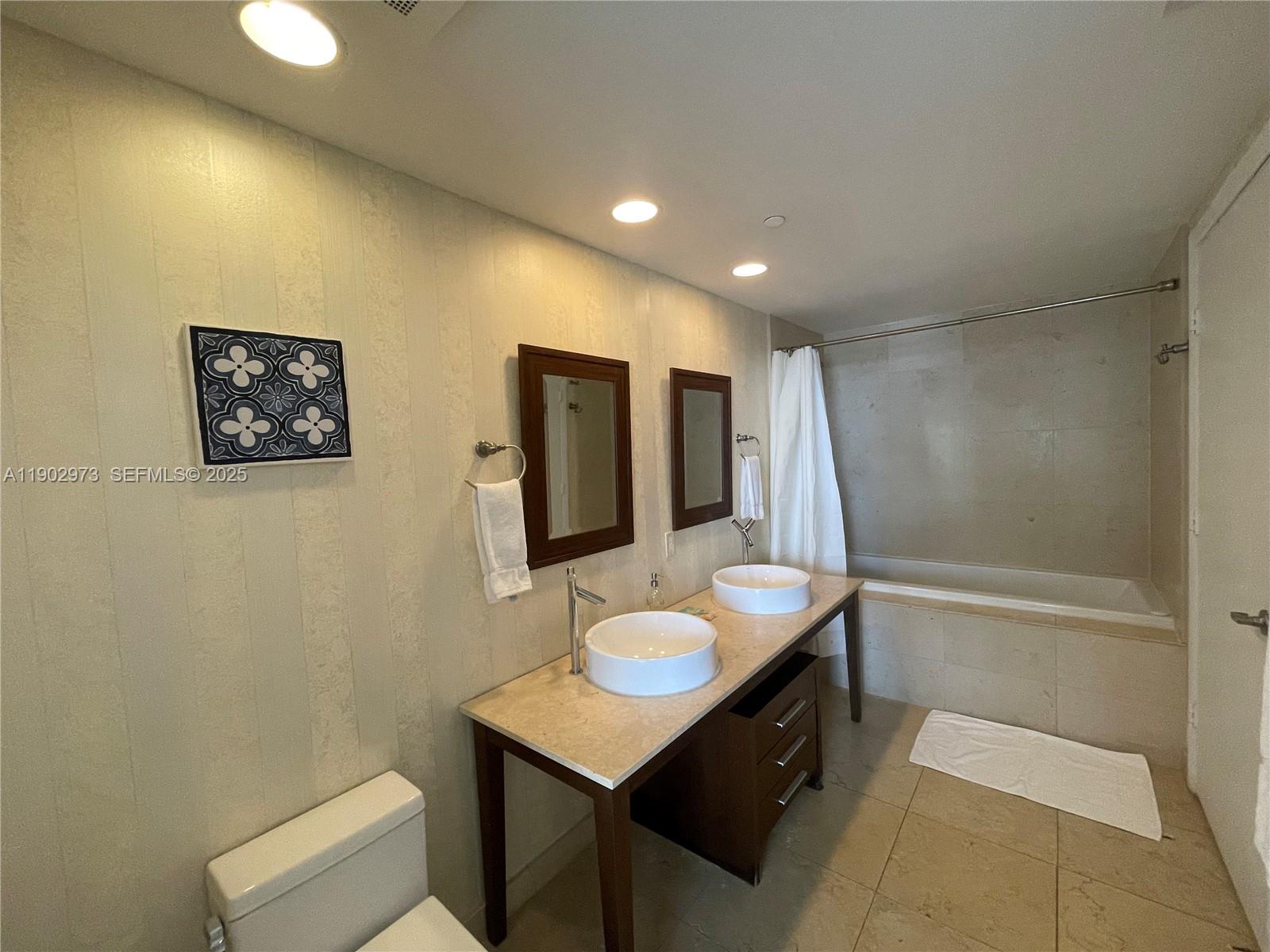 A11902973 Property Photo 13