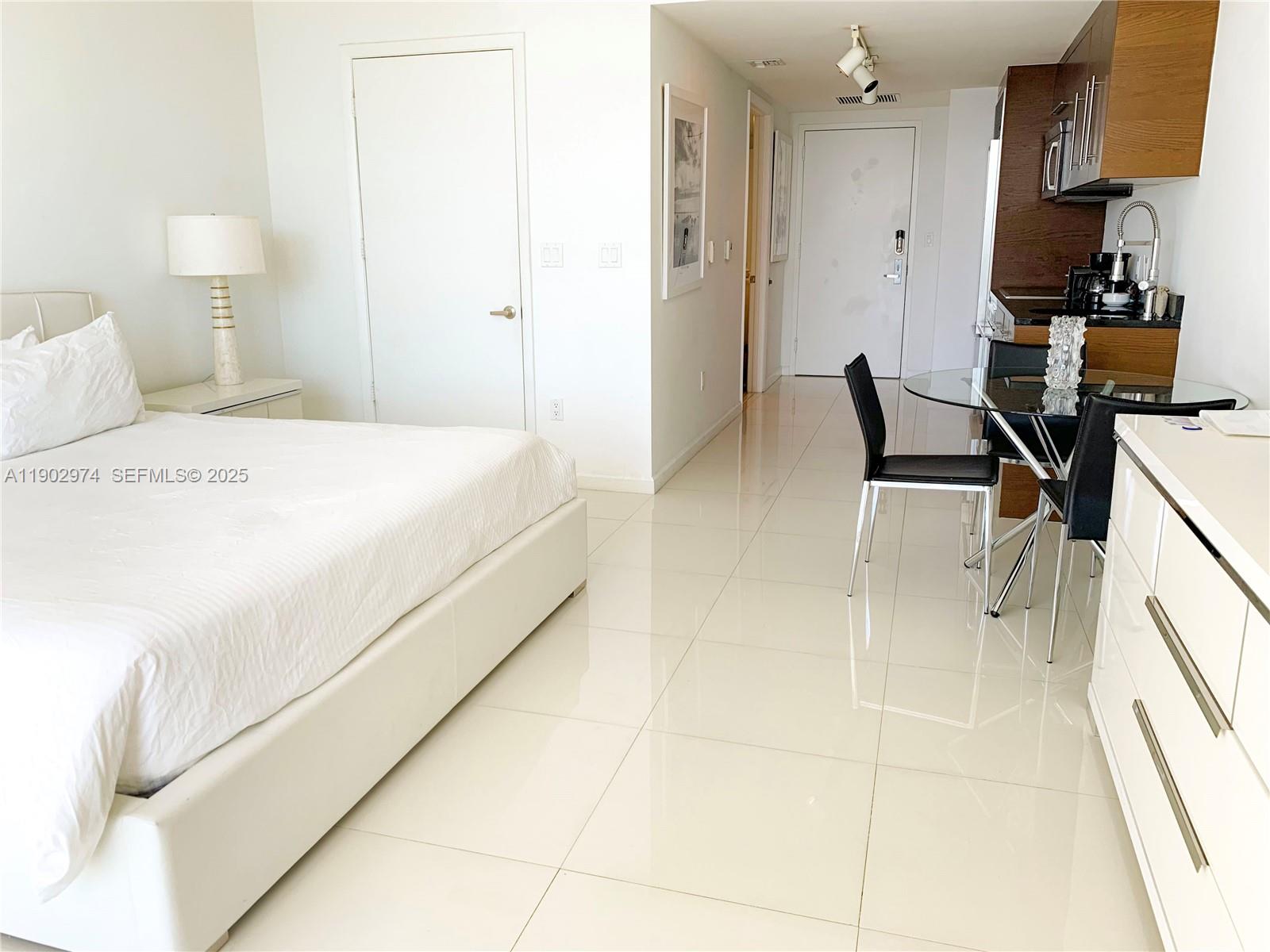 A11902974 Property Photo 7