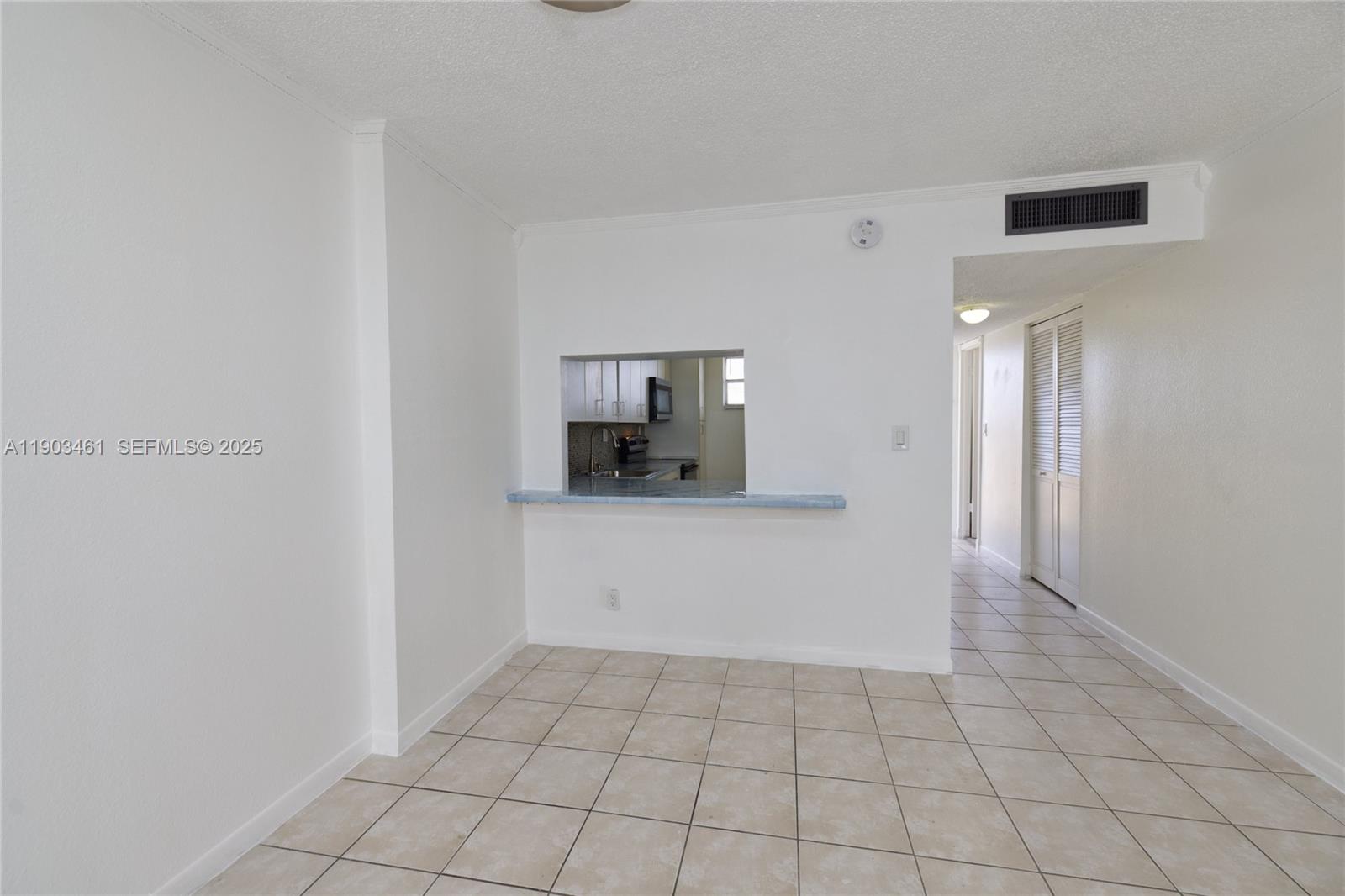2903 N Miami Beach Boulevard 806 Property Photo 10