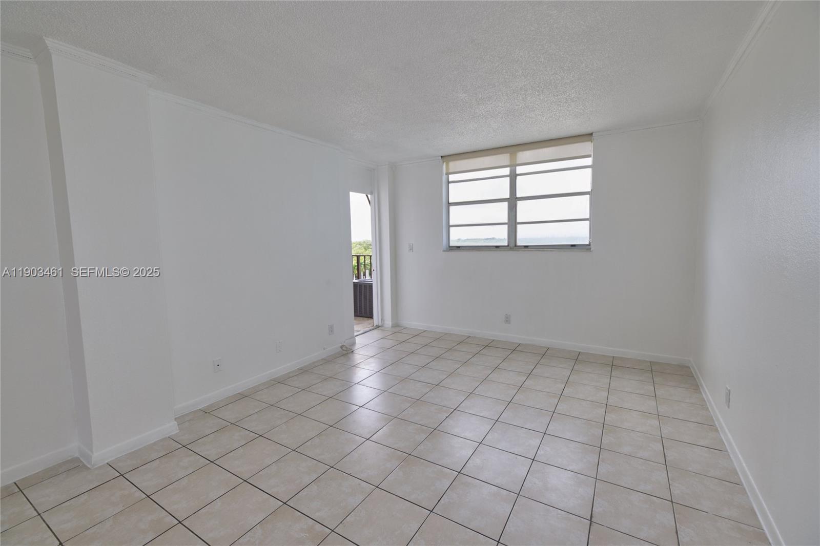 2903 N Miami Beach Boulevard 806 Property Photo 11