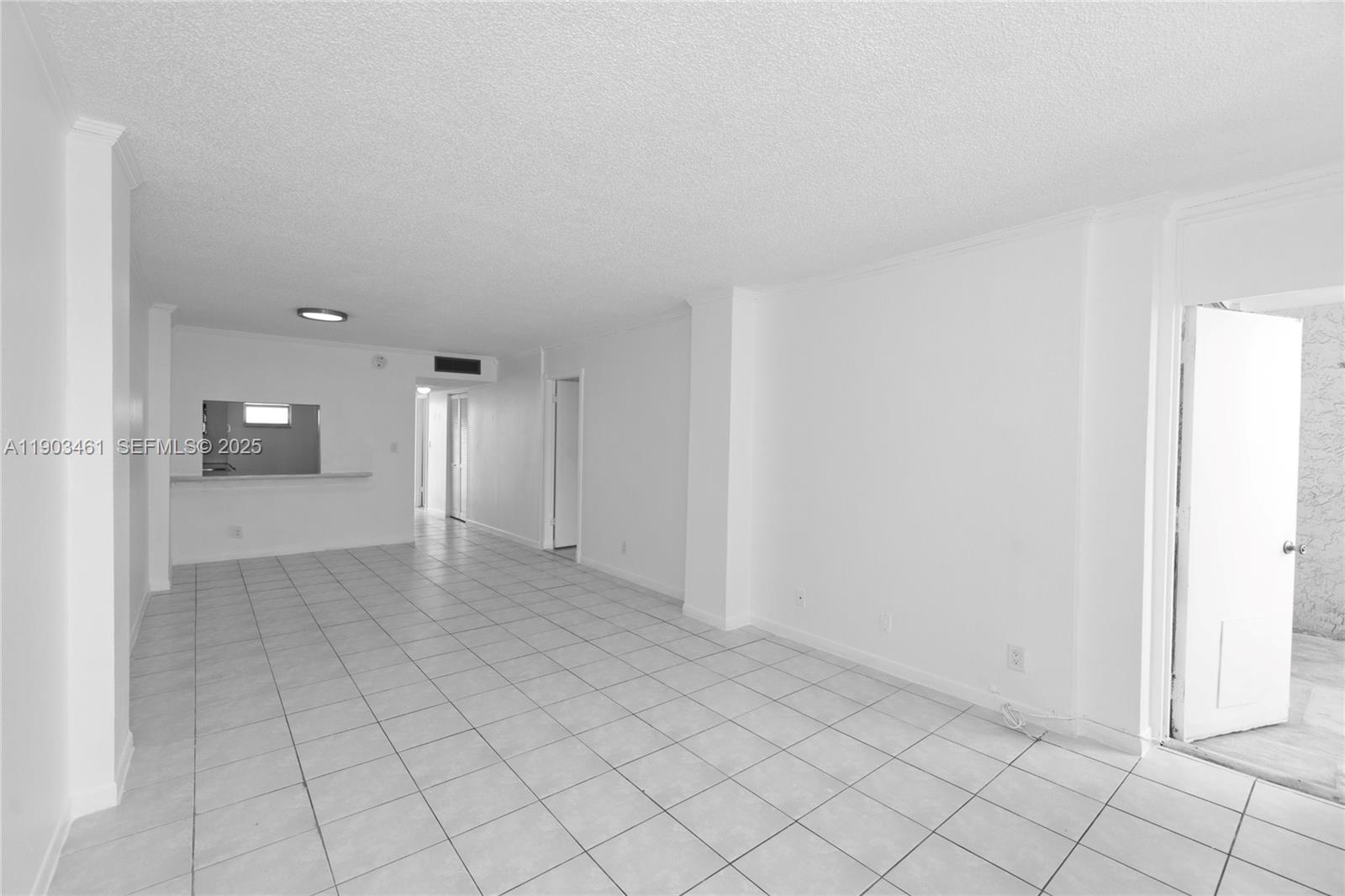 2903 N Miami Beach Boulevard 806 Property Photo 12