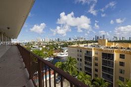 2903 N Miami Beach Boulevard 806 Property Photo 23