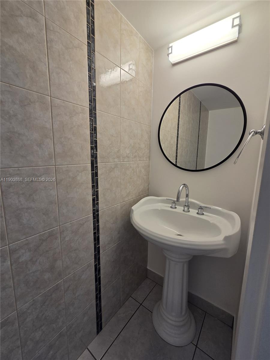 2821 N Miami Beach Boulevard 5o Property Photo 7