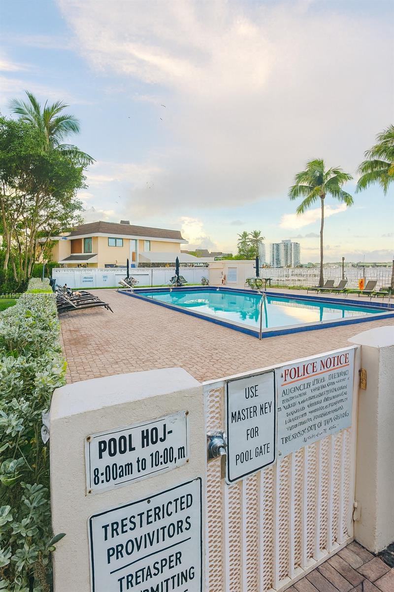 2821 N Miami Beach Boulevard 5o Property Photo 15