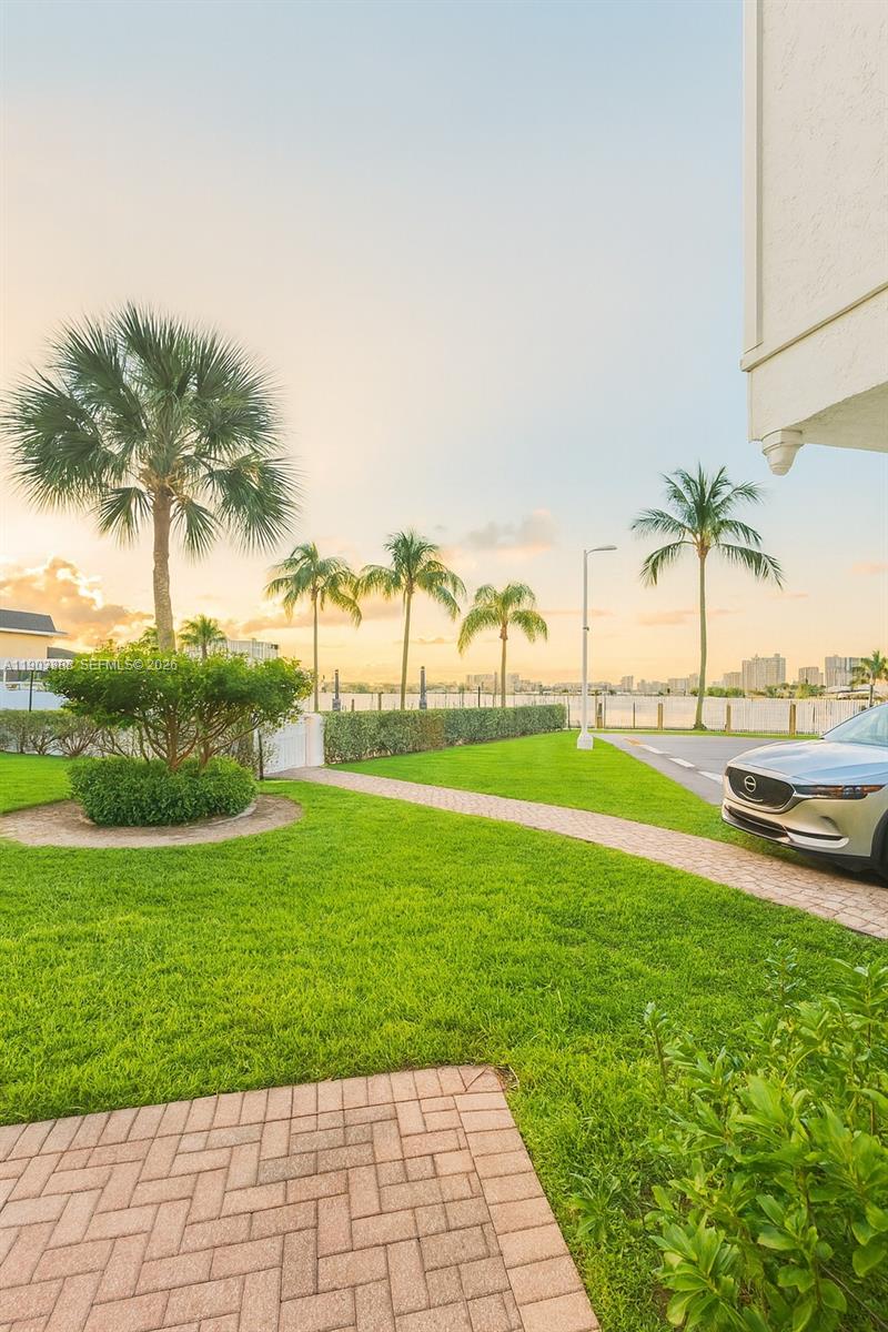 2821 N Miami Beach Boulevard 5o Property Photo 16