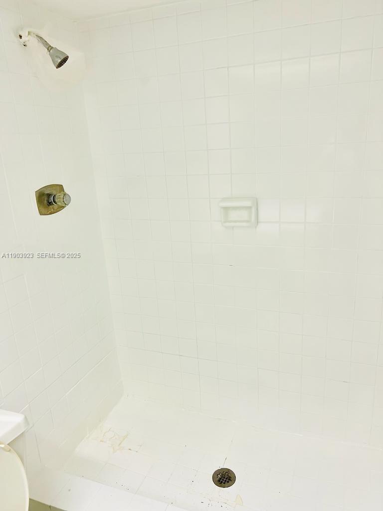 231 174th Street Mo-3 Property Photo 7