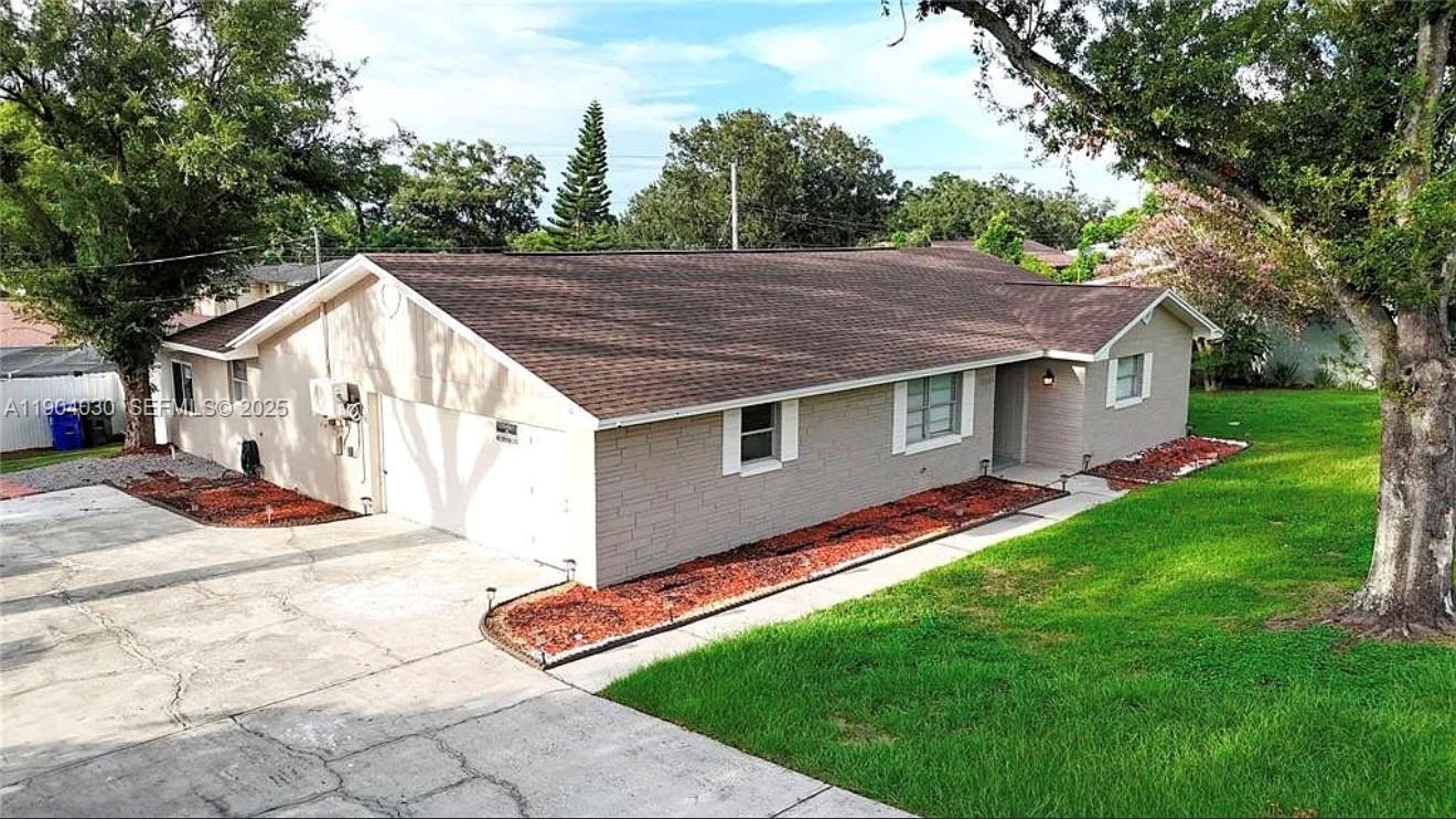A11904030 Property Photo 2