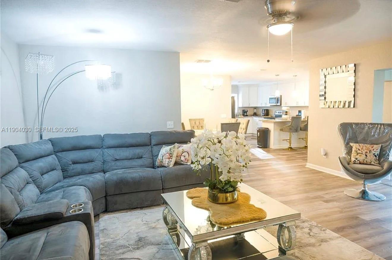 A11904030 Property Photo 6