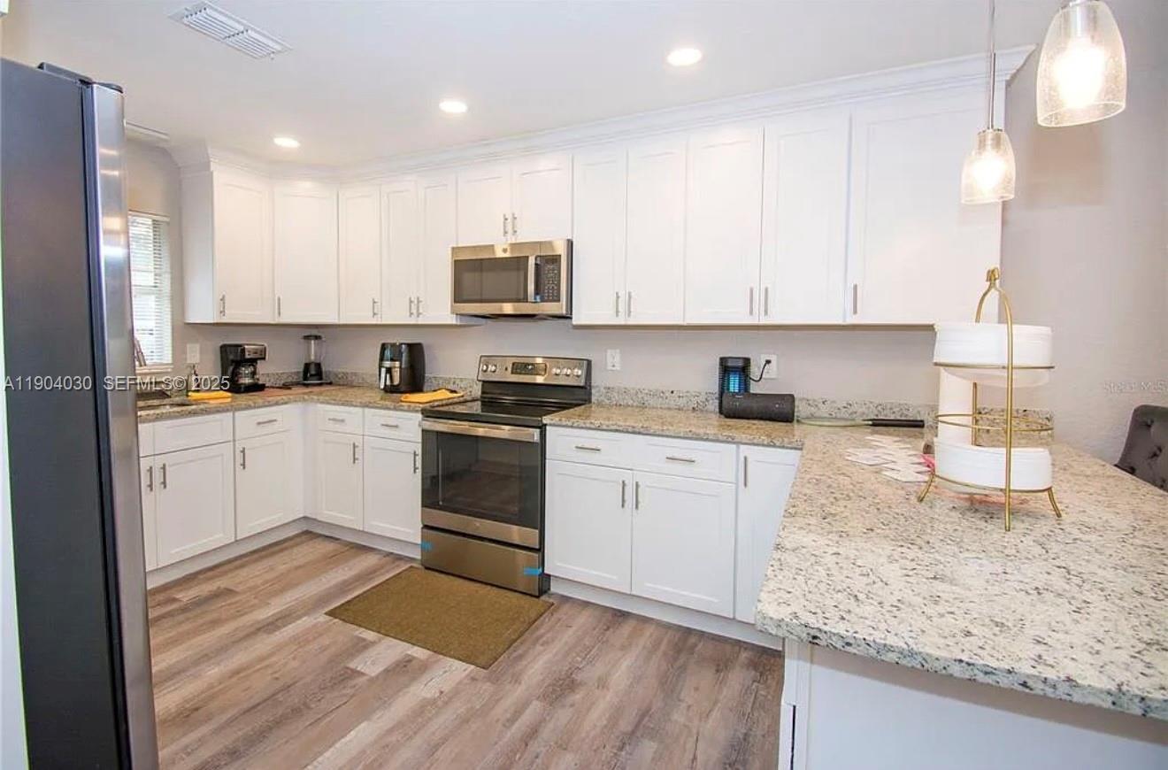 A11904030 Property Photo 9