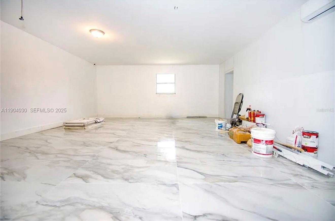 A11904030 Property Photo 15