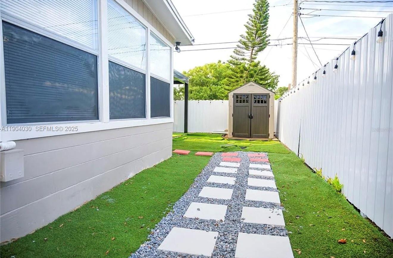 A11904030 Property Photo 24