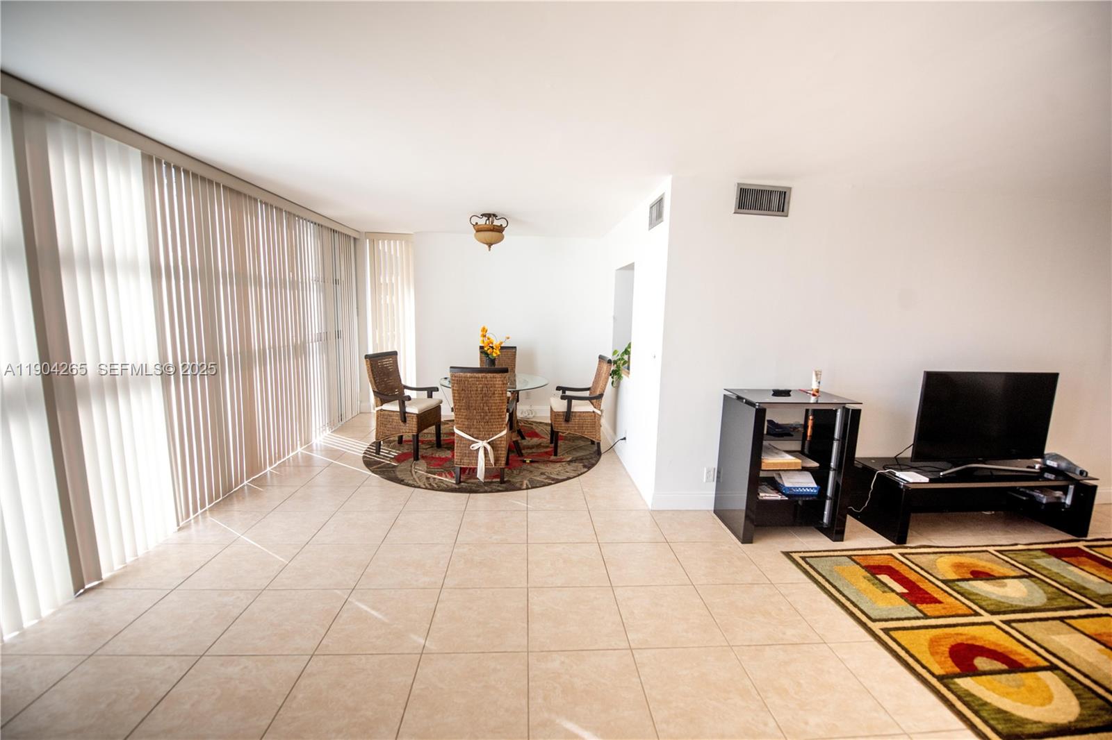 200 Leslie Drive 214 Property Photo 2