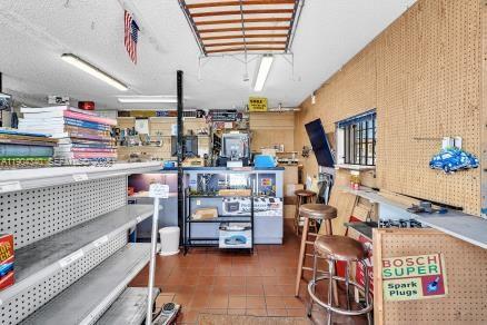 2112 Nw 36th Street Property Photo 14