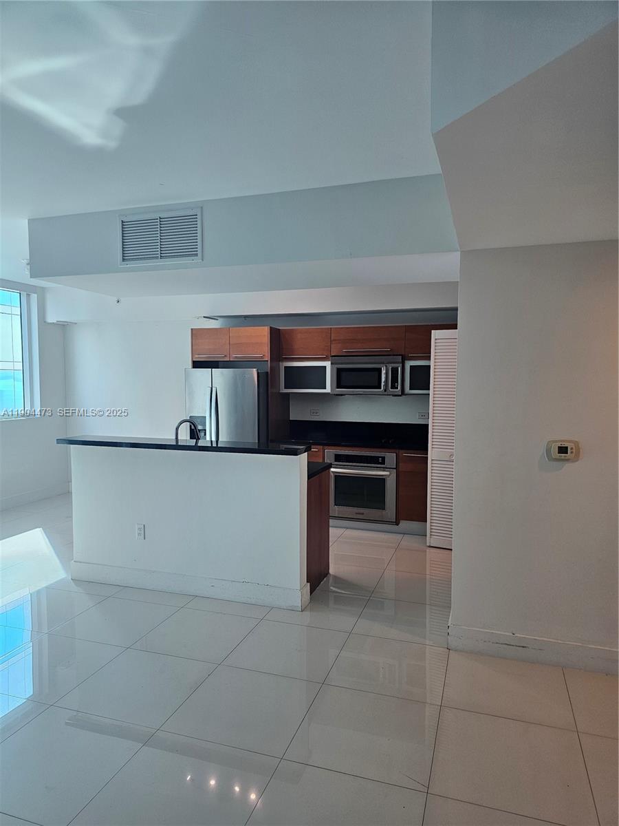 244 Biscayne Boulevard 908 Property Photo 4