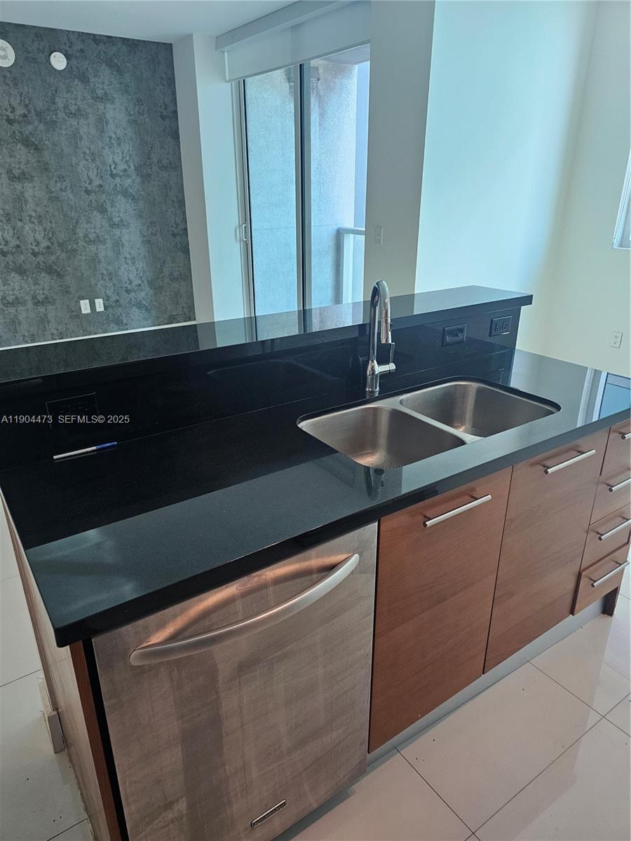 244 Biscayne Boulevard 908 Property Photo 8