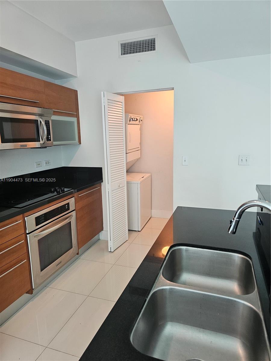 244 Biscayne Boulevard 908 Property Photo 12