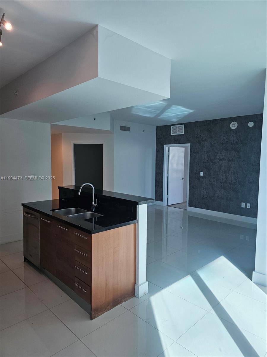 244 Biscayne Boulevard 908 Property Photo 13