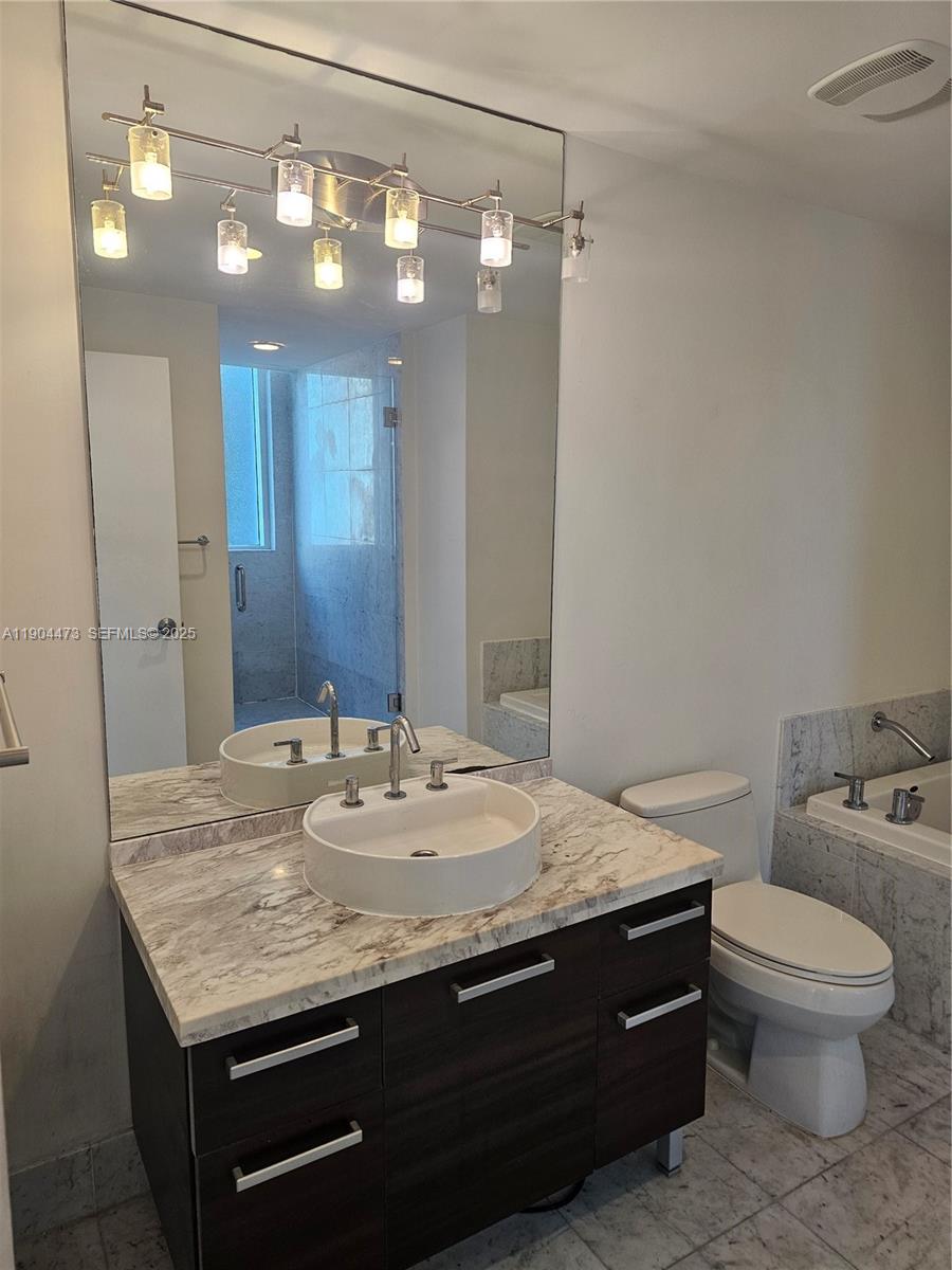 244 Biscayne Boulevard 908 Property Photo 23