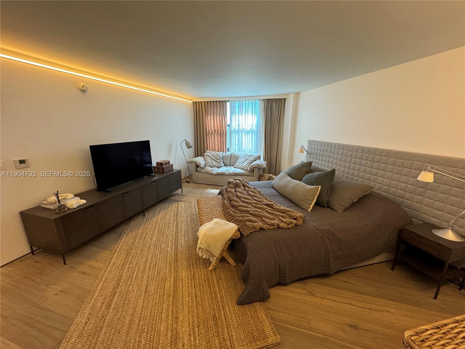 1121 Crandon Boulevard D608 Property Photo 13