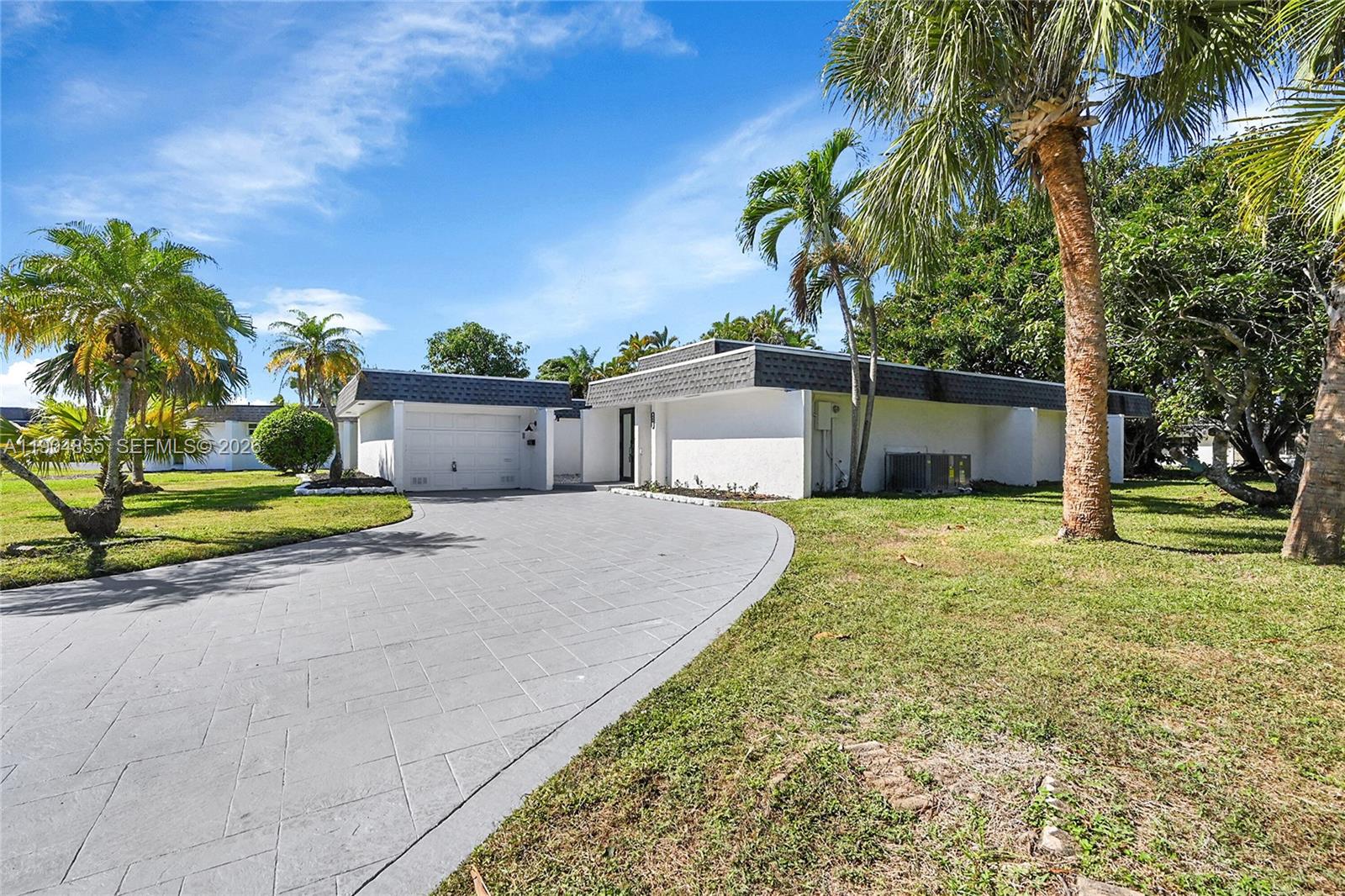 4603 King Palm Drive Property Photo 1