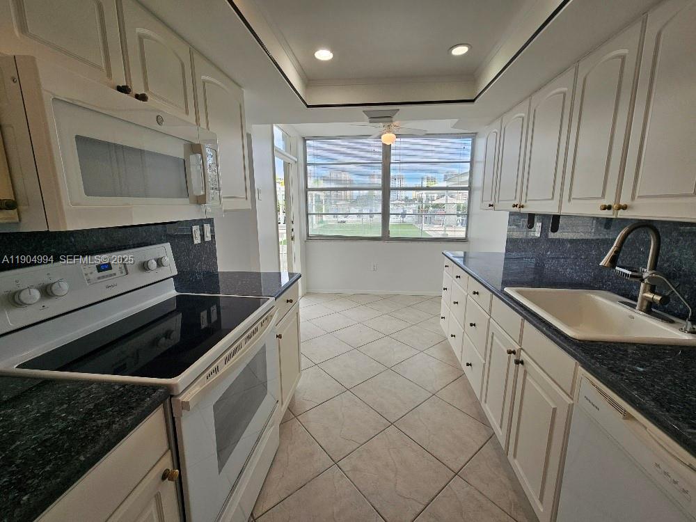 18041 Biscayne Boulevard 204 Property Photo 5