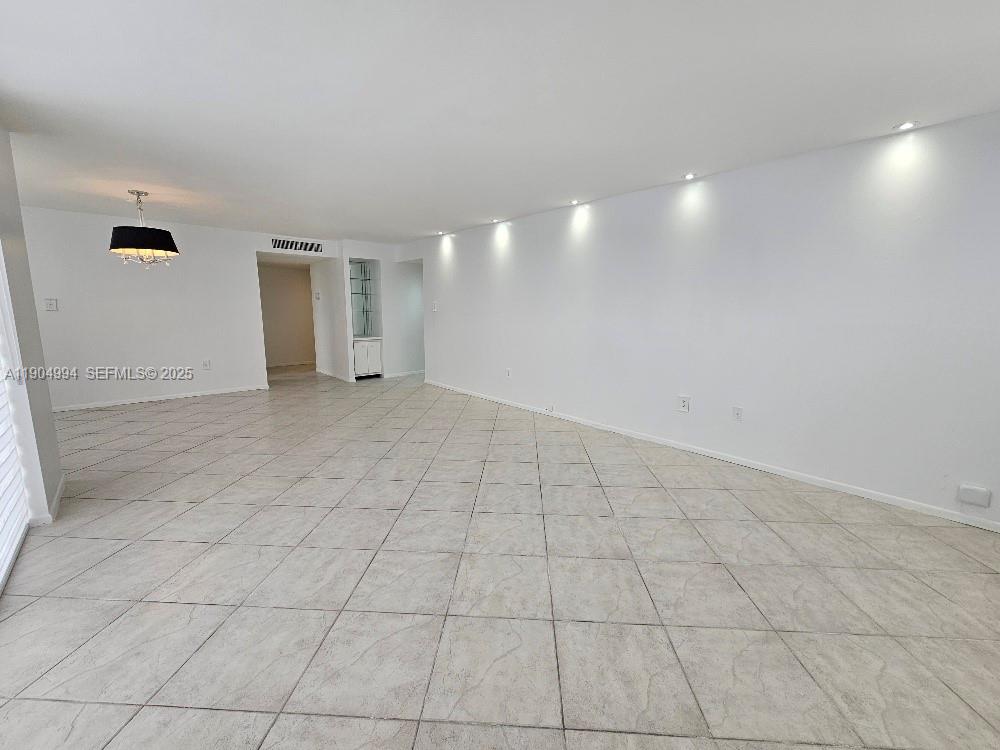 18041 Biscayne Boulevard 204 Property Photo 12