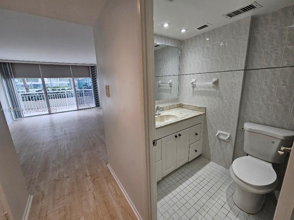 18041 Biscayne Boulevard 204 Property Photo 23