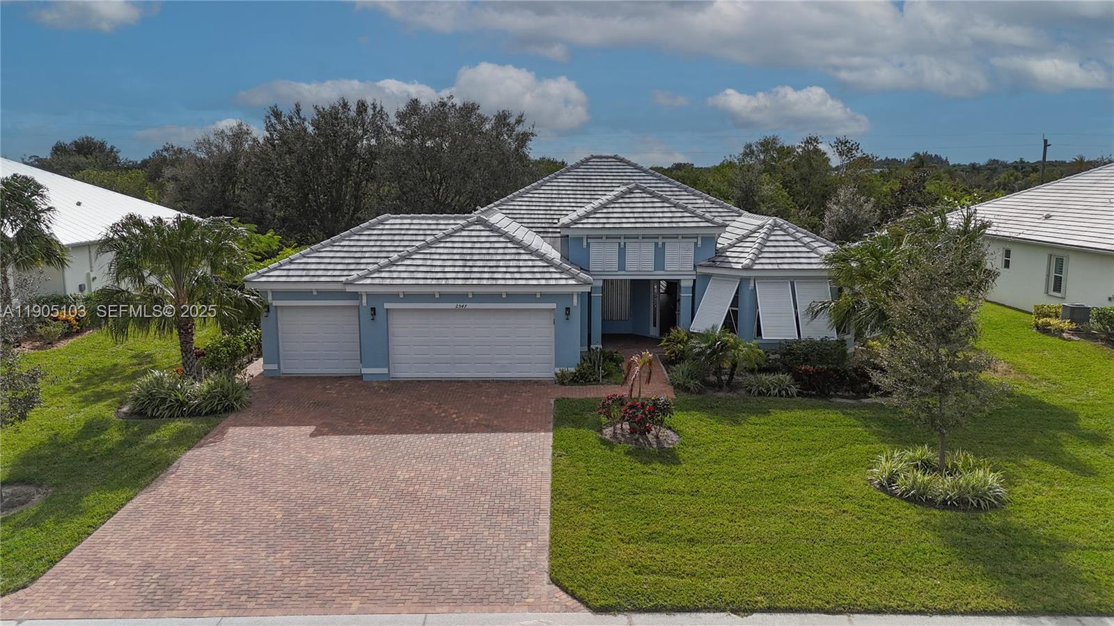 2547 Saint Lucia Circle Property Photo 1