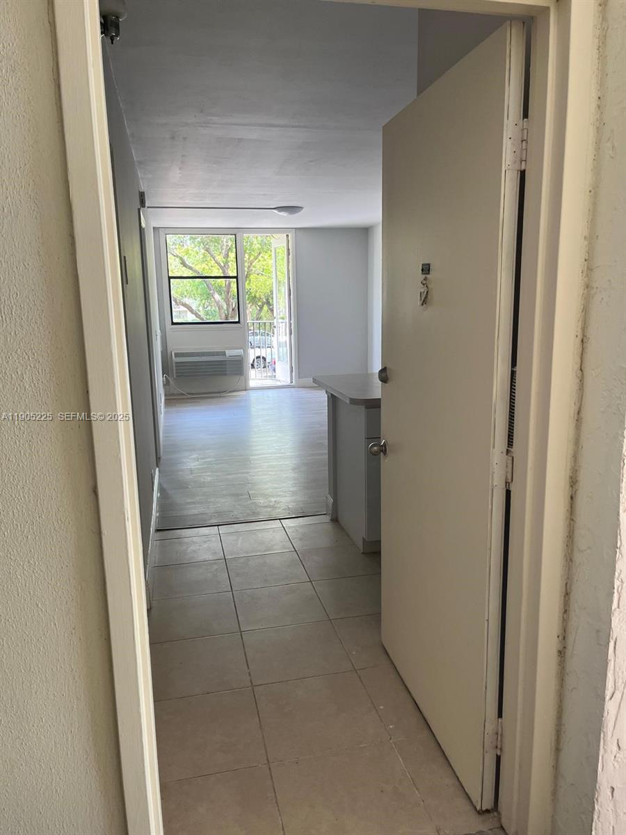 2701 Riverside Drive 203-b Property Photo 2