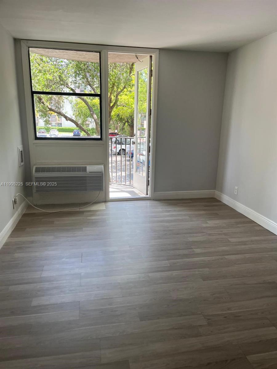 2701 Riverside Drive 203-b Property Photo 3