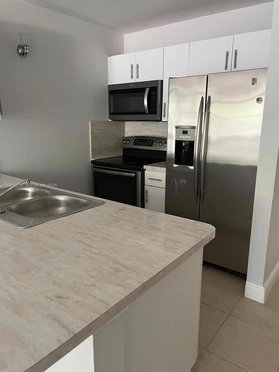 2701 Riverside Drive 203-b Property Photo 6