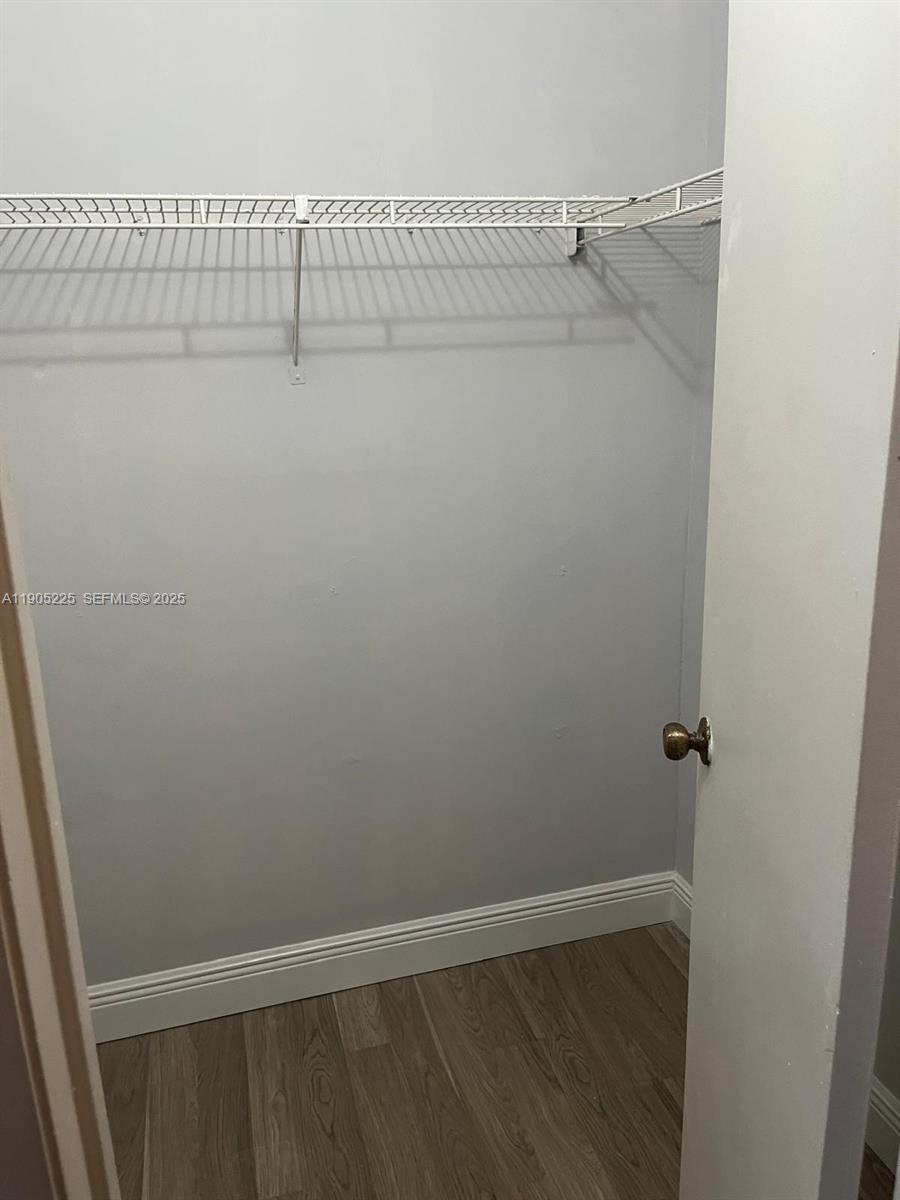 2701 Riverside Drive 203-b Property Photo 14
