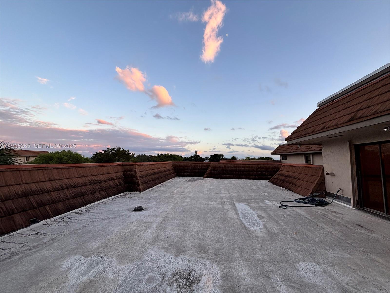 461 Ives Dairy Road 402-2 Property Photo 2