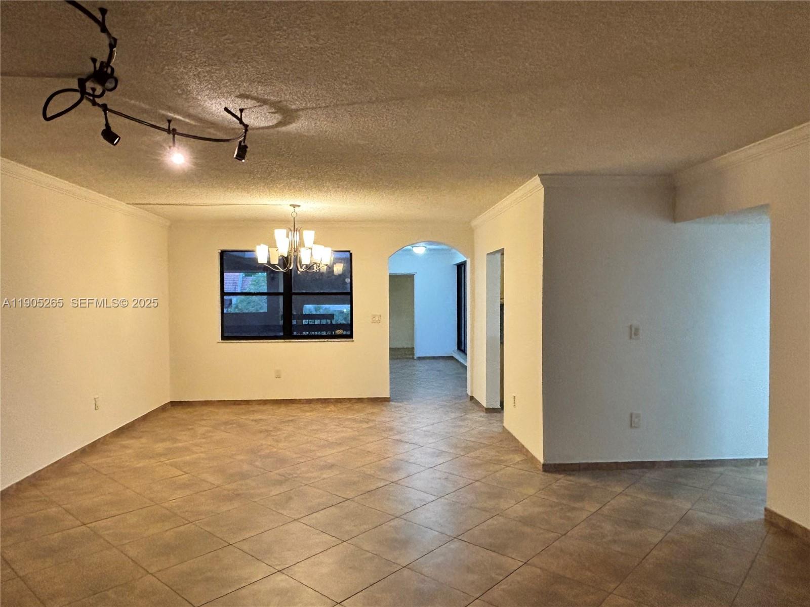 461 Ives Dairy Road 402-2 Property Photo 6