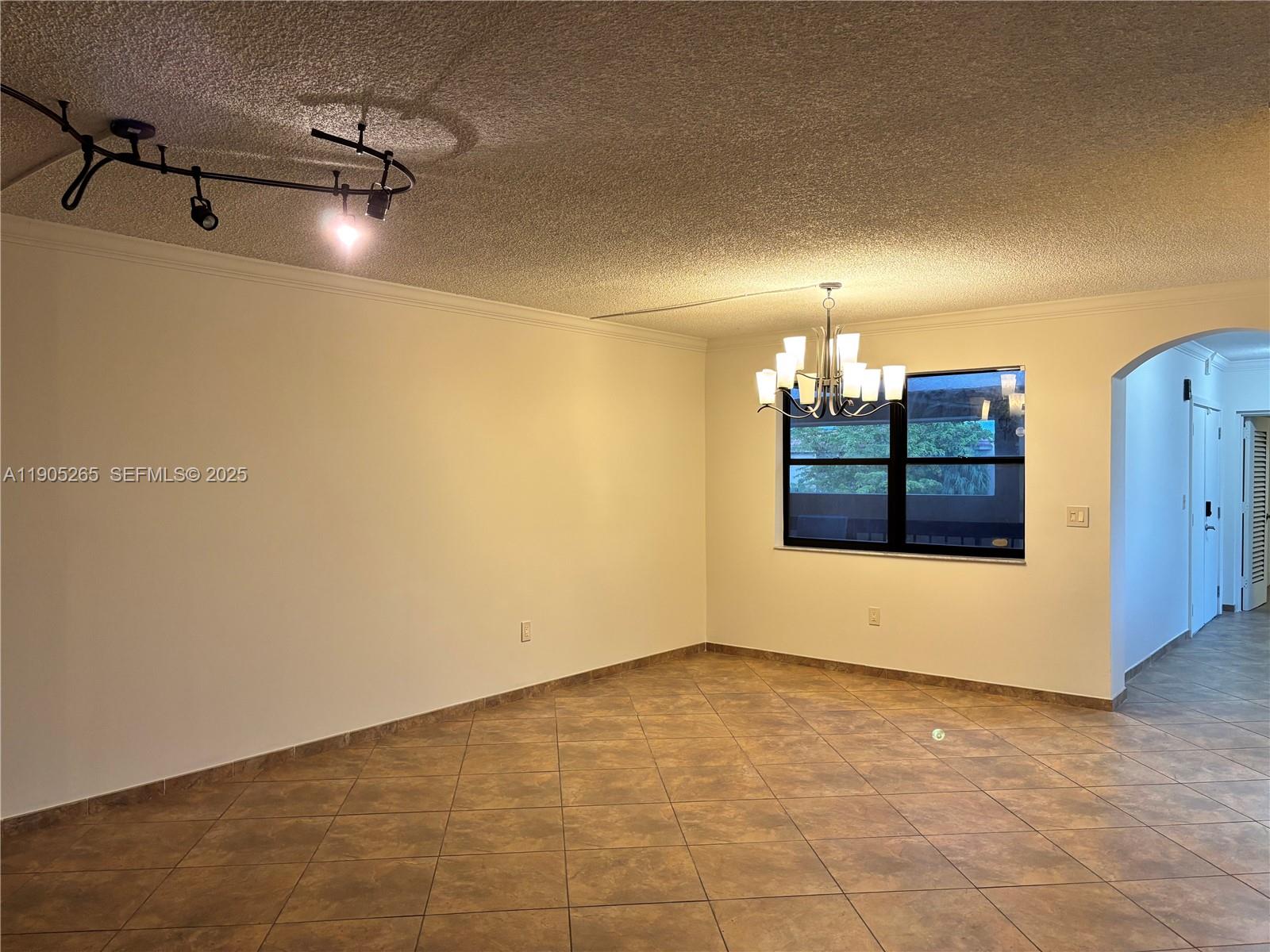 461 Ives Dairy Road 402-2 Property Photo 7