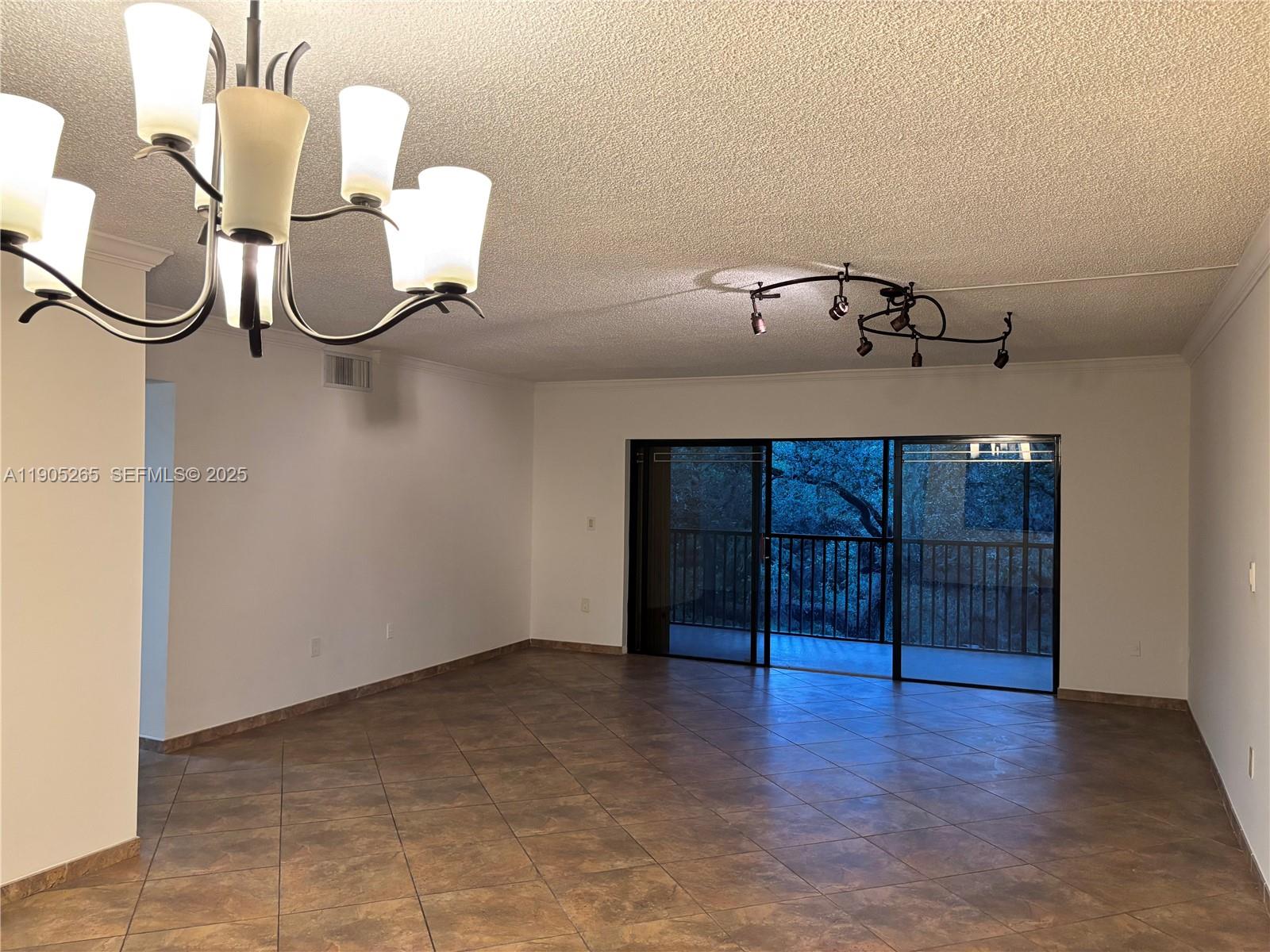 461 Ives Dairy Road 402-2 Property Photo 8
