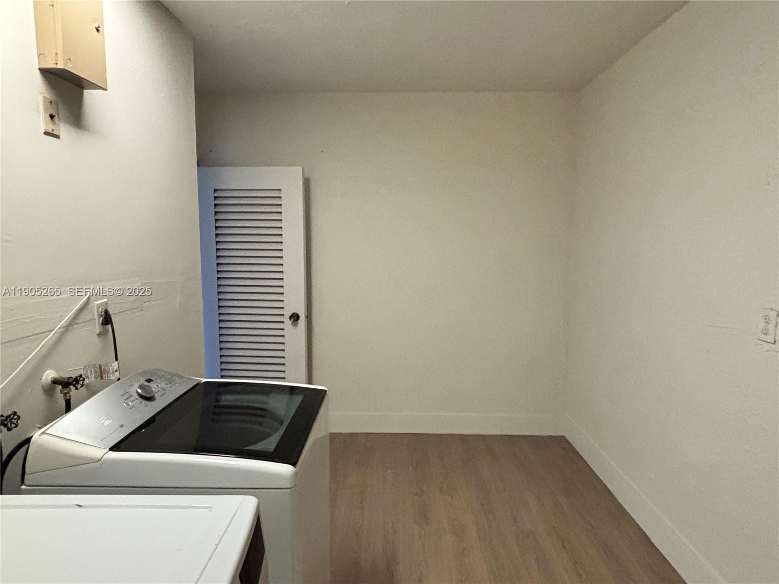 461 Ives Dairy Road 402-2 Property Photo 30