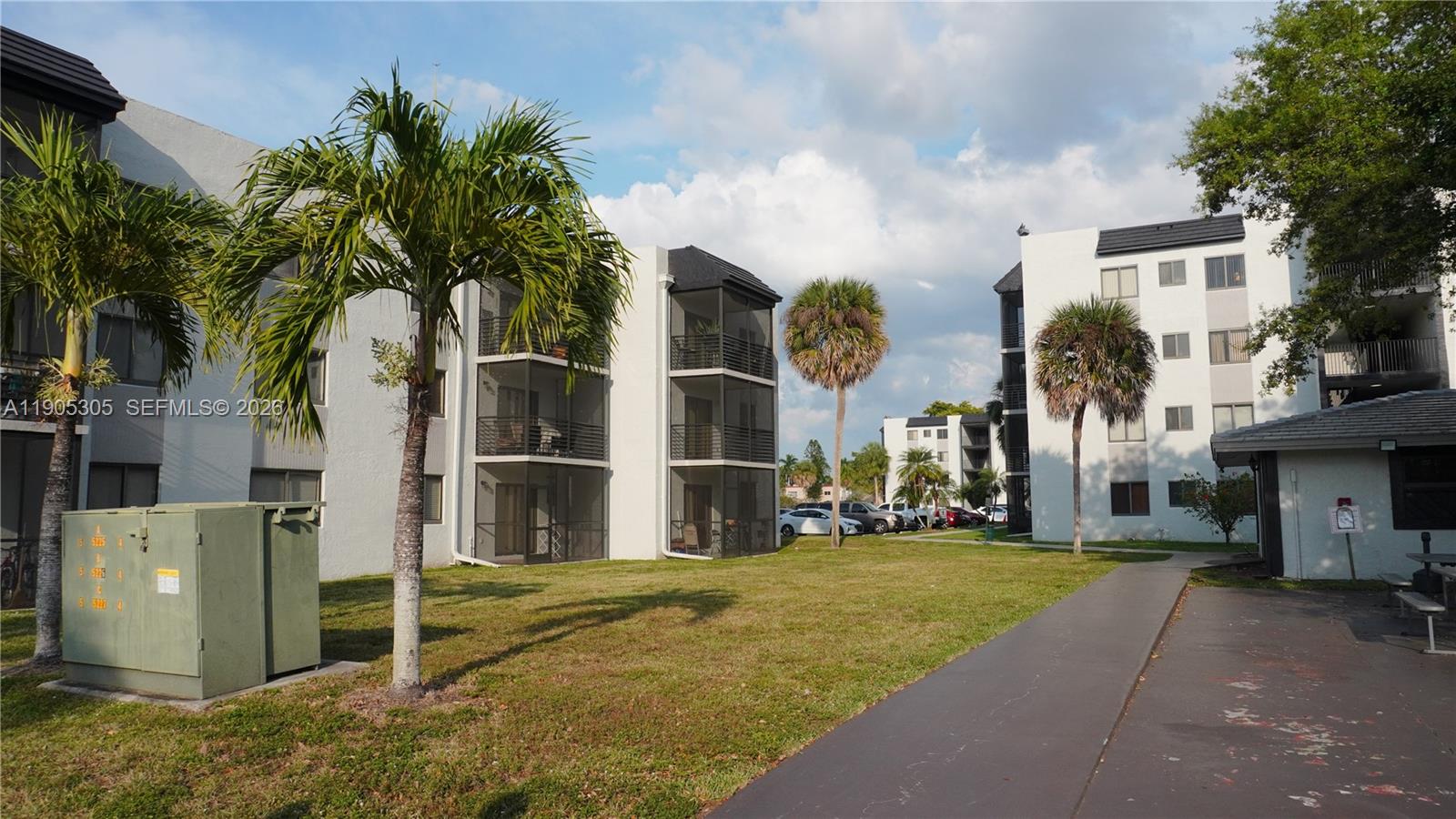 3710 N Pine Island Road 320